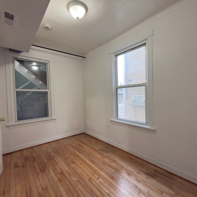 Building Photo - 4232 S California Ave