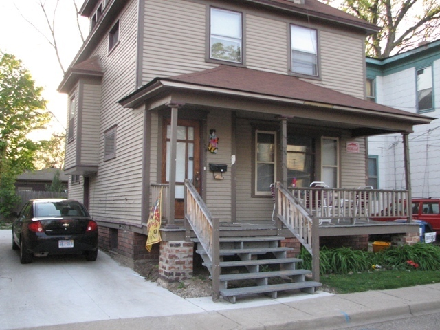 Building Photo - 3 Bedroom House in the Vine Neighborhood