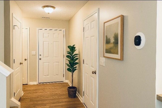 Building Photo - 219 Fox Creek Blvd