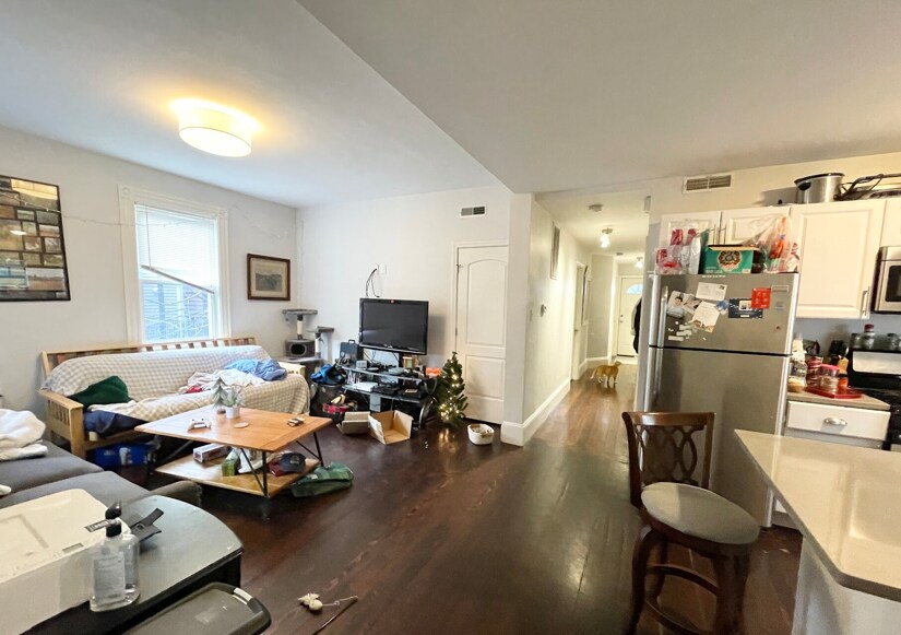 Building Photo - 31 Rawson St