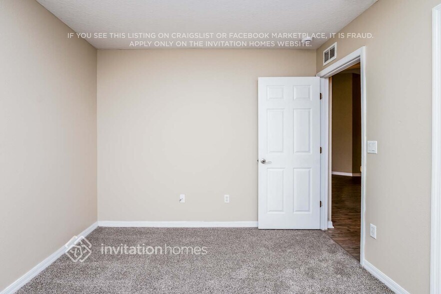 Building Photo - 2440 Oak Mill Dr