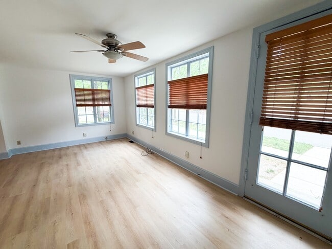 Building Photo - 208 N Buchanan Blvd