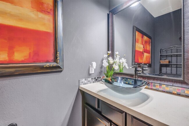 Building Photo - 2610 Orleans Way