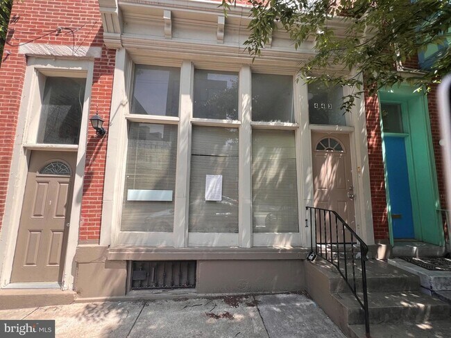 Building Photo - 443 Fairmount Ave