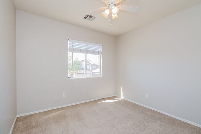 Building Photo - 2324 E San Manuel Rd