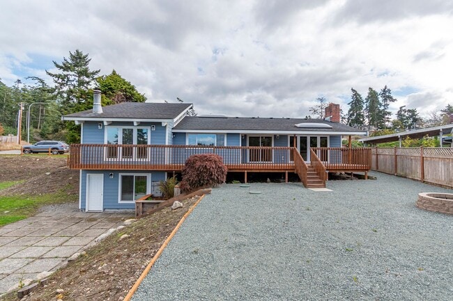 Building Photo - 4 bedroom/2 bath house in Deception Park View