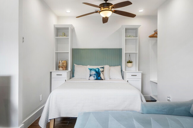 Building Photo - 43 W Plumosa Ln