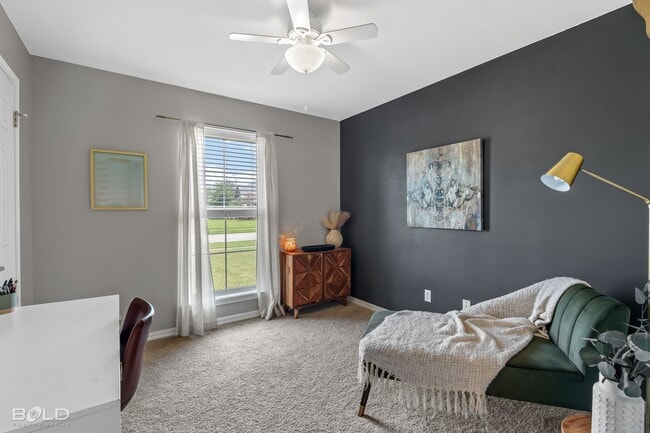Building Photo - Check Out this 4 bed 2 bath