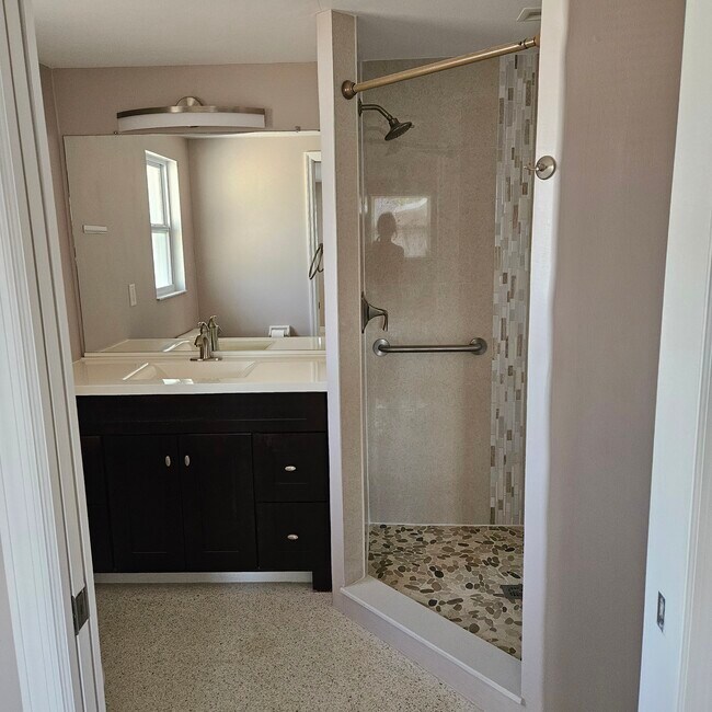 Building Photo - 6815 Anchor Way