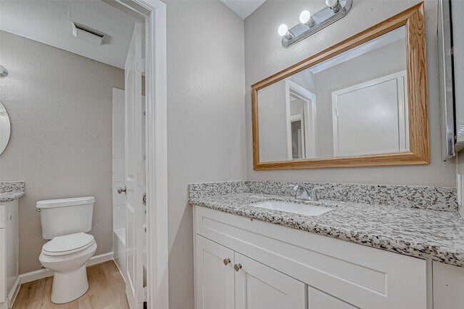 Building Photo - 7315 Housman