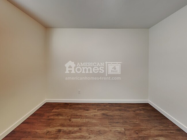 Building Photo - 96 W White Sands Drive