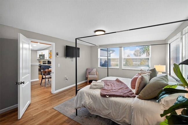 Building Photo - 63 Lake Hunter Dr