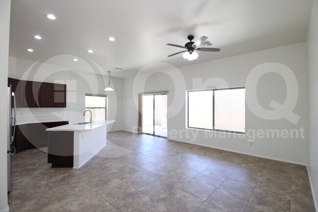 Building Photo - 3113 E Danbury Rd