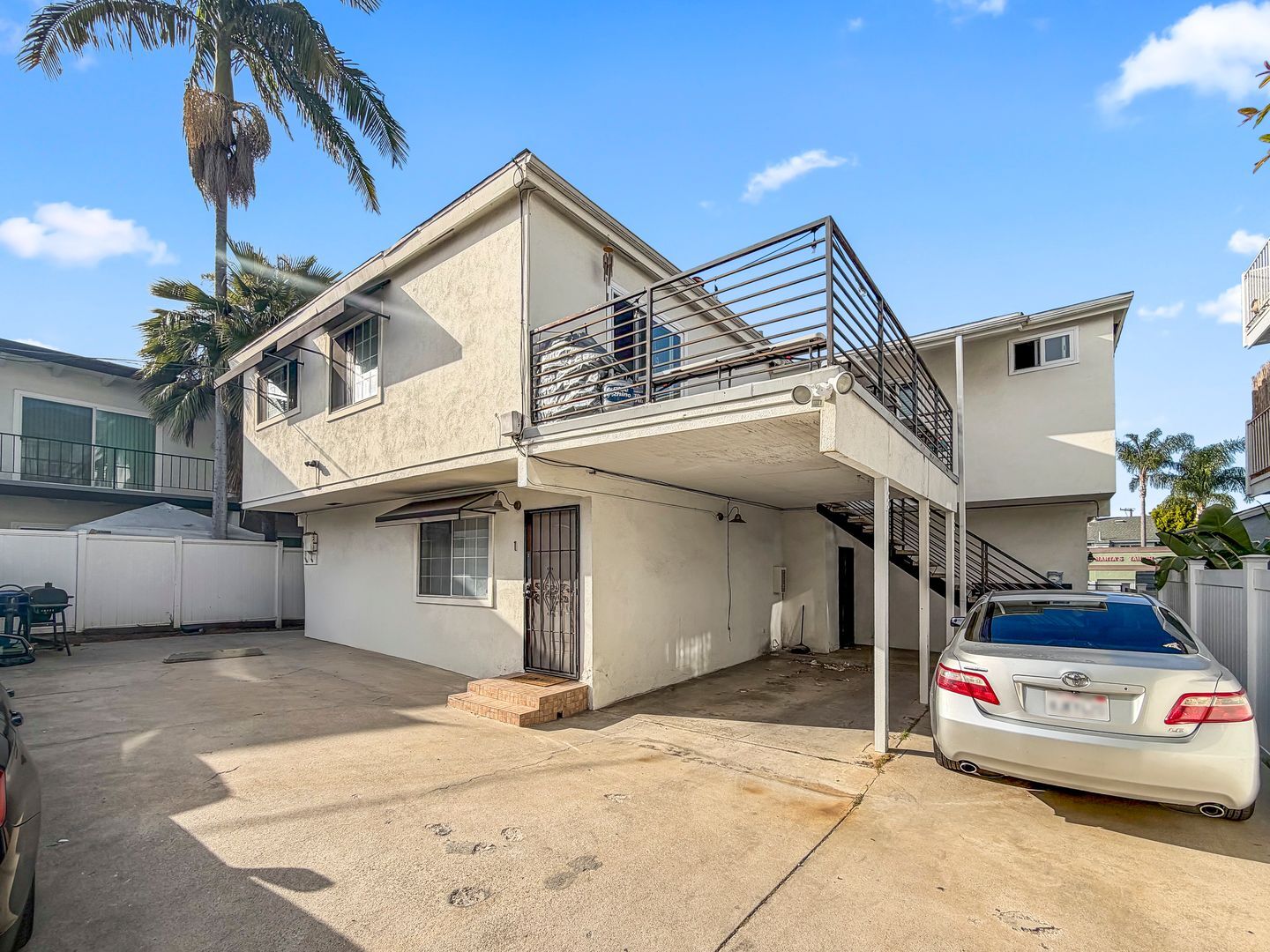 Building Photo - 4104 E 7th St