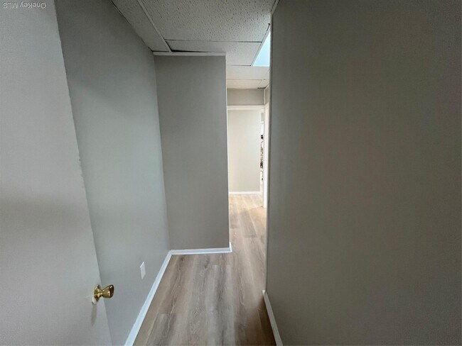 Building Photo - 201 Main St