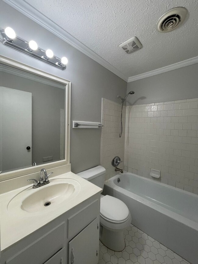 Building Photo - 1224 Zephryhills Drive Montgomery, AL 3610...