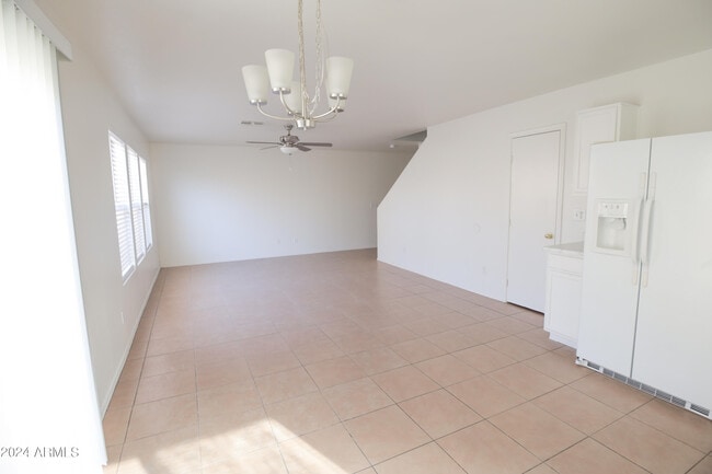 Building Photo - 1547 S Danielson Way