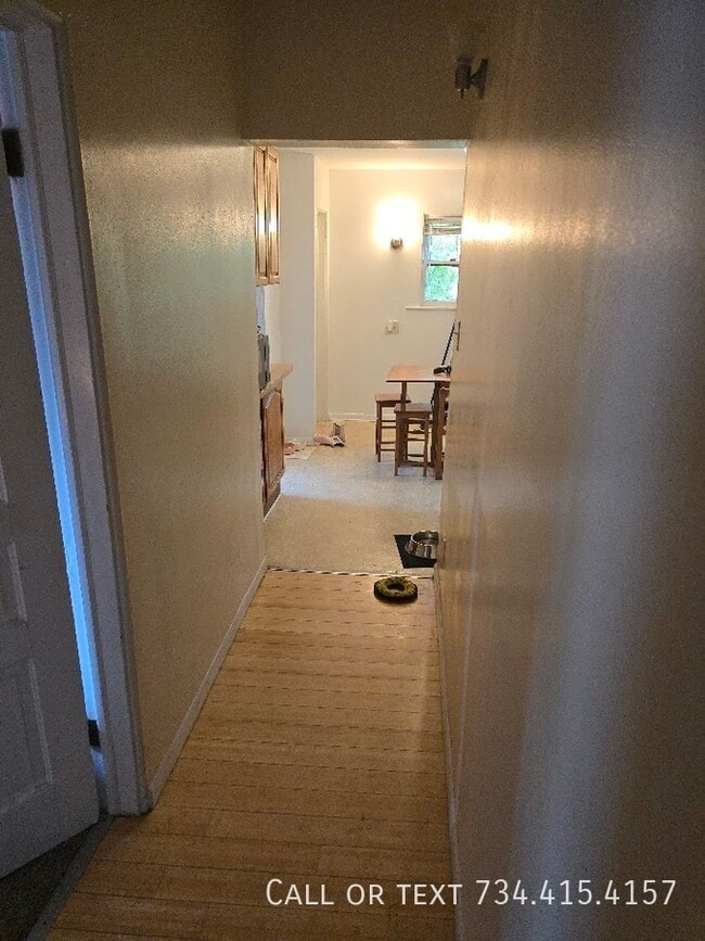 Building Photo - 110 E Summit-