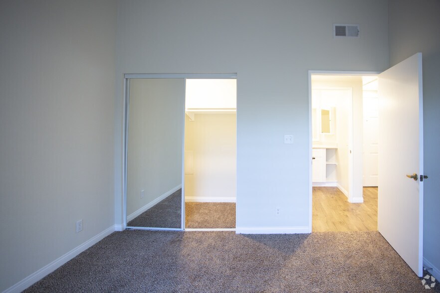 55+ Valley Oaks Village Senior Apartments 24700 Valley St Newhall CA