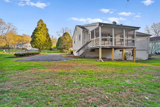 Building Photo - 132 Toll House Ln