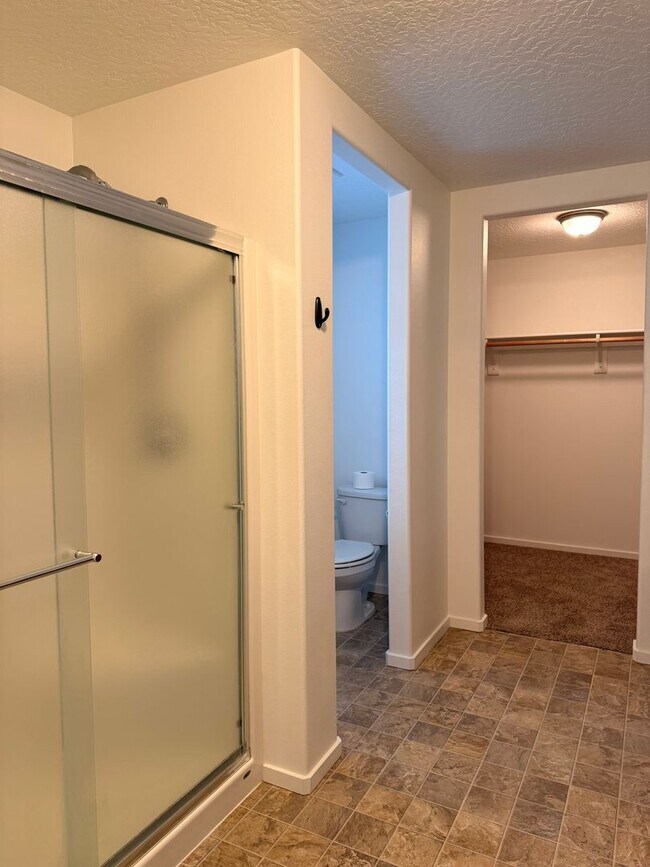 Building Photo - Beautiful Home in Montrose Community!