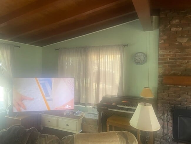 Building Photo - Level Entry 2 bedroom 2 bath