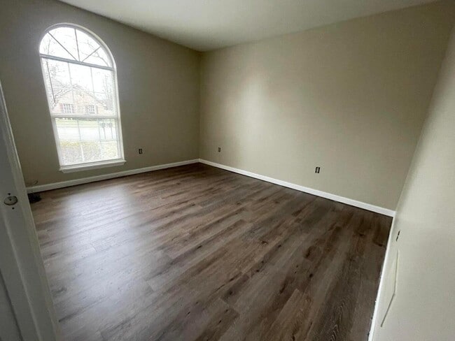 Building Photo - 821 Palomino Ln