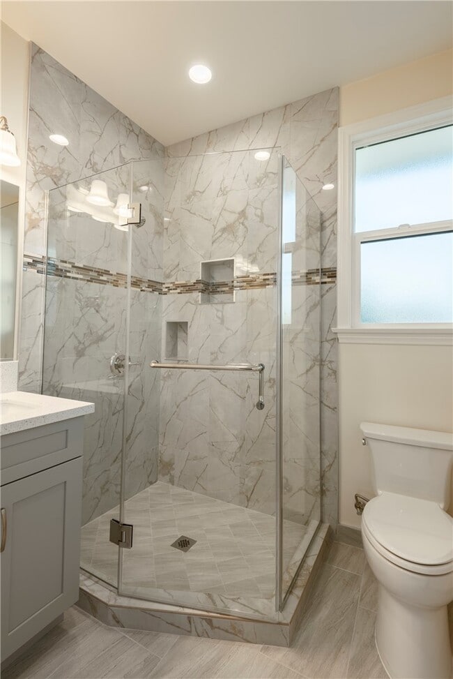 Building Photo - 5922 Encinita Ave