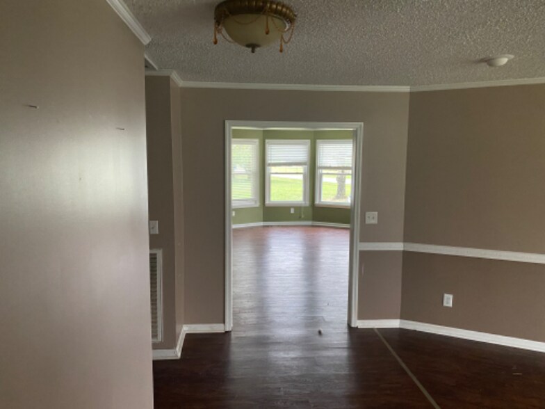 Building Photo - 391 Mortons Lake Rd