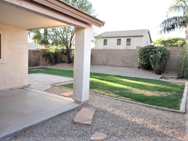 Building Photo - 11436 E Pronghorn Ave