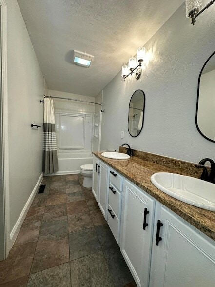 Building Photo - 8890 W Farm Rd 104