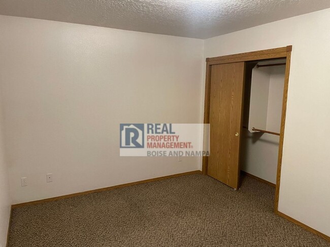 Building Photo - Nice 2 Bedroom Near NNU and Downtown Nampa!