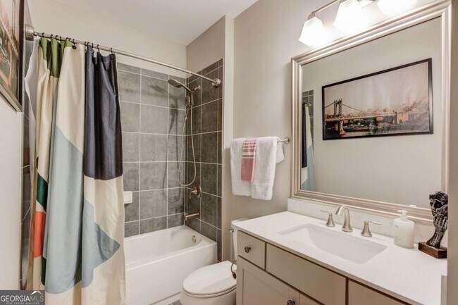 Building Photo - 1450 Edgebrook Ct NE