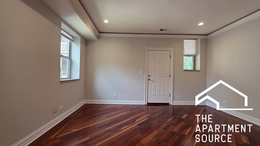 Building Photo - 2038 W Touhy Ave