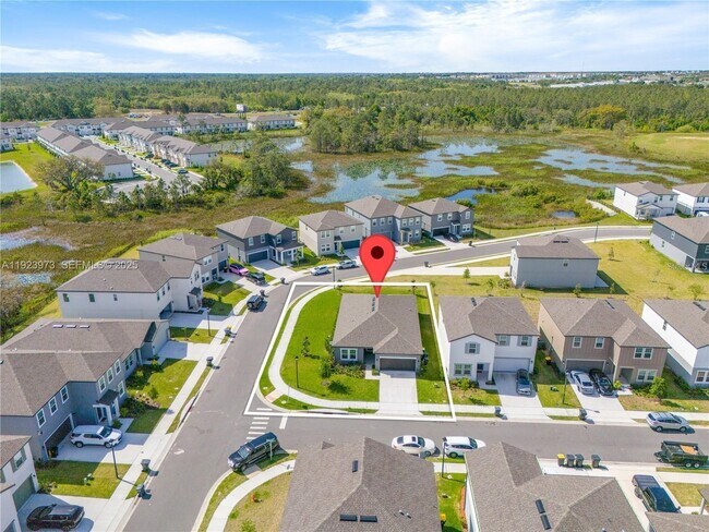 Building Photo - 2375 Lancashire St