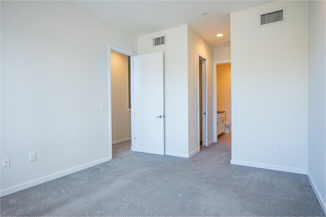 Building Photo - 339 8th St N