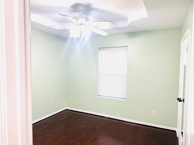 Building Photo - 18915 N Lyford Dr