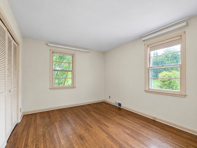 Building Photo - 156 Conestoga Blvd