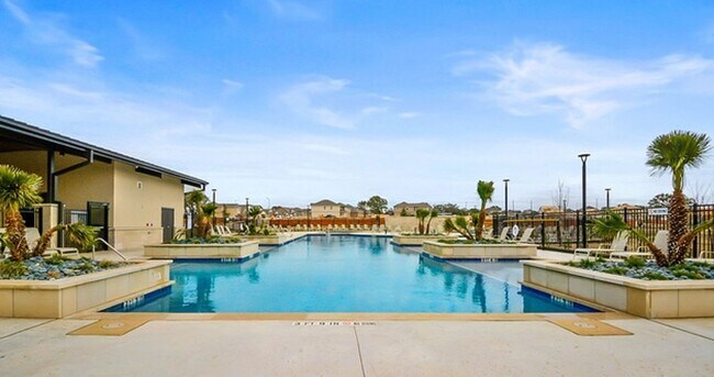 Building Photo - FOR RENT | 4 Bed • 2 Bath in Langdon