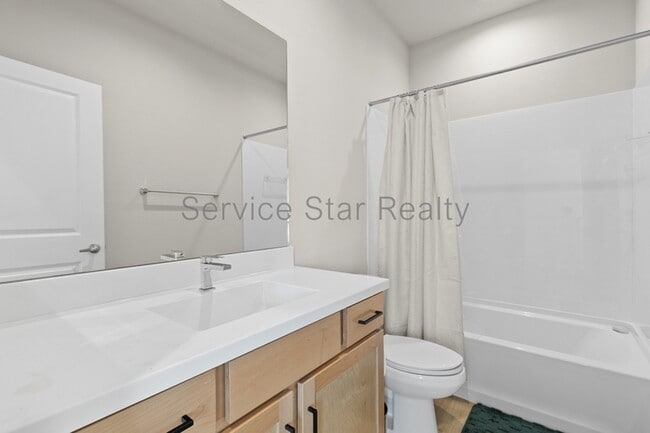 Building Photo - 2030 East Michigan Ave