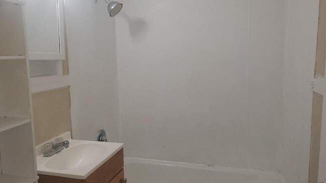 Building Photo - 1226 N 13th St