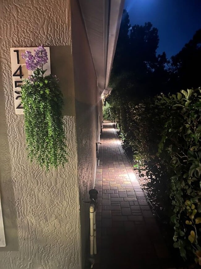 Building Photo - Modern 3 Bed, 2 Bath Home in Chelsea Parc ...