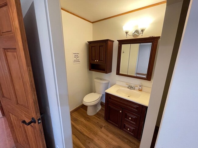 Building Photo - Spacious Single Level Ranch Style 4 Bed 2 ...