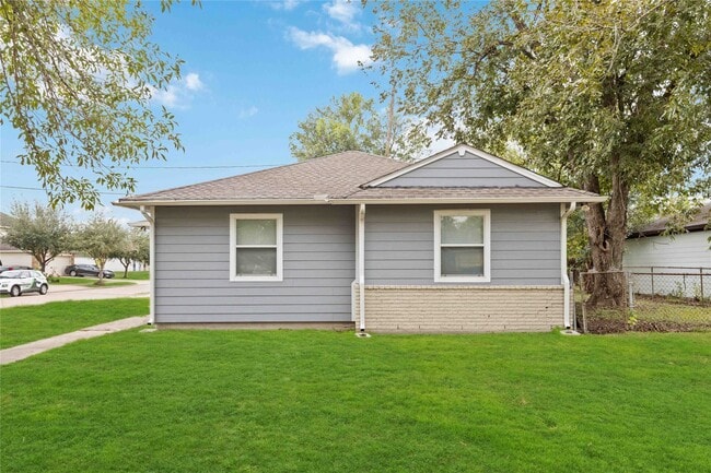 Building Photo - 6523 Cherrydale Dr