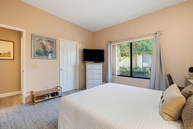 Building Photo - 54283 Shoal Creek
