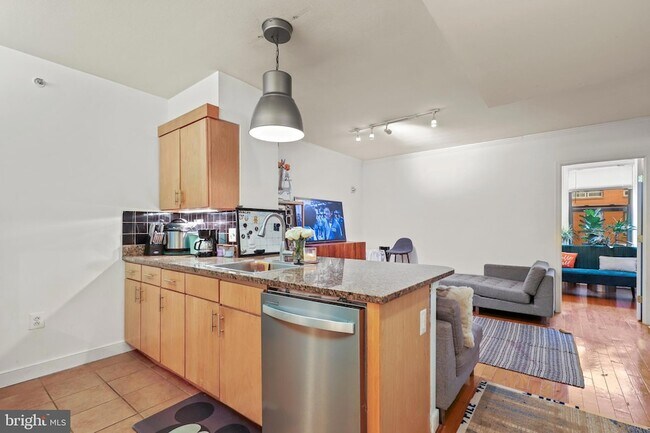 Building Photo - 616 E Street NW Unit 1007