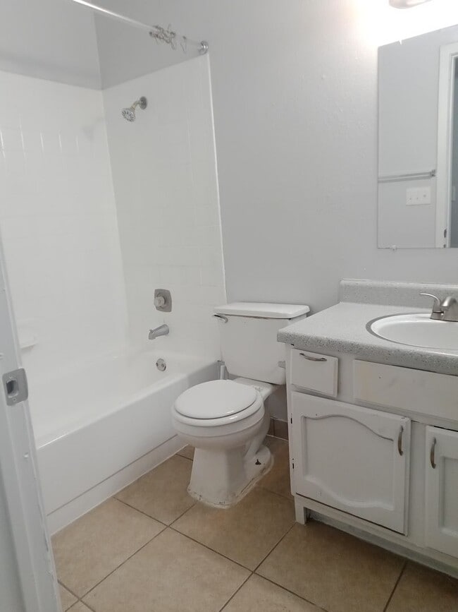 Building Photo - Bright & Beautiful 3BR Home in NE San Antonio