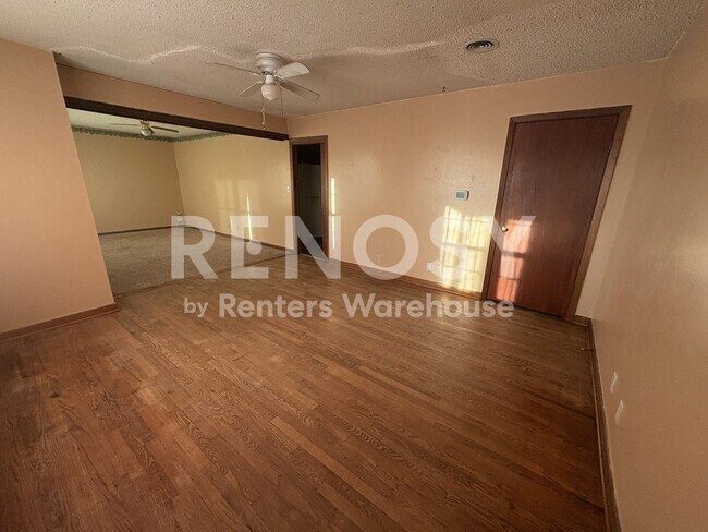 Building Photo - 1501 Briarwood Blvd