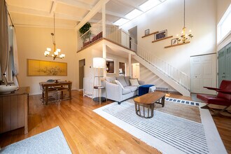 Building Photo - 3477 Pilgrim Ln N