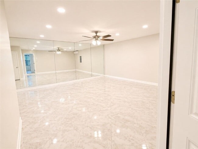 Building Photo - 414 Darter Dr NW